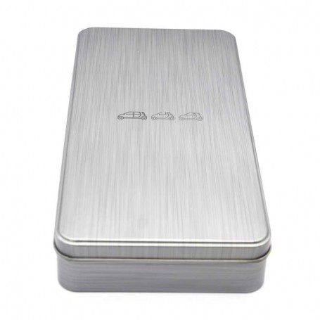 Небольшой простой металлический ящик для хранения