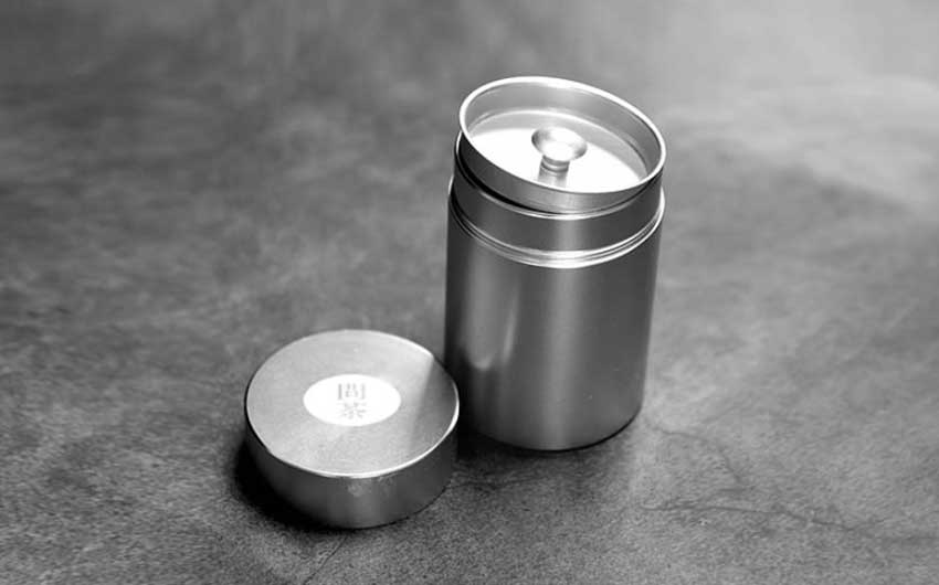 Silver tea tin can