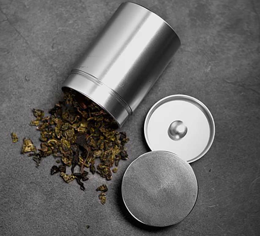 Tea tin can with inner cover