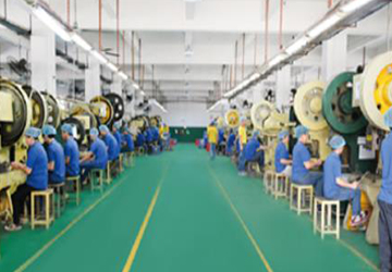 Taller de producción de la fábrica de cajas de hojalata